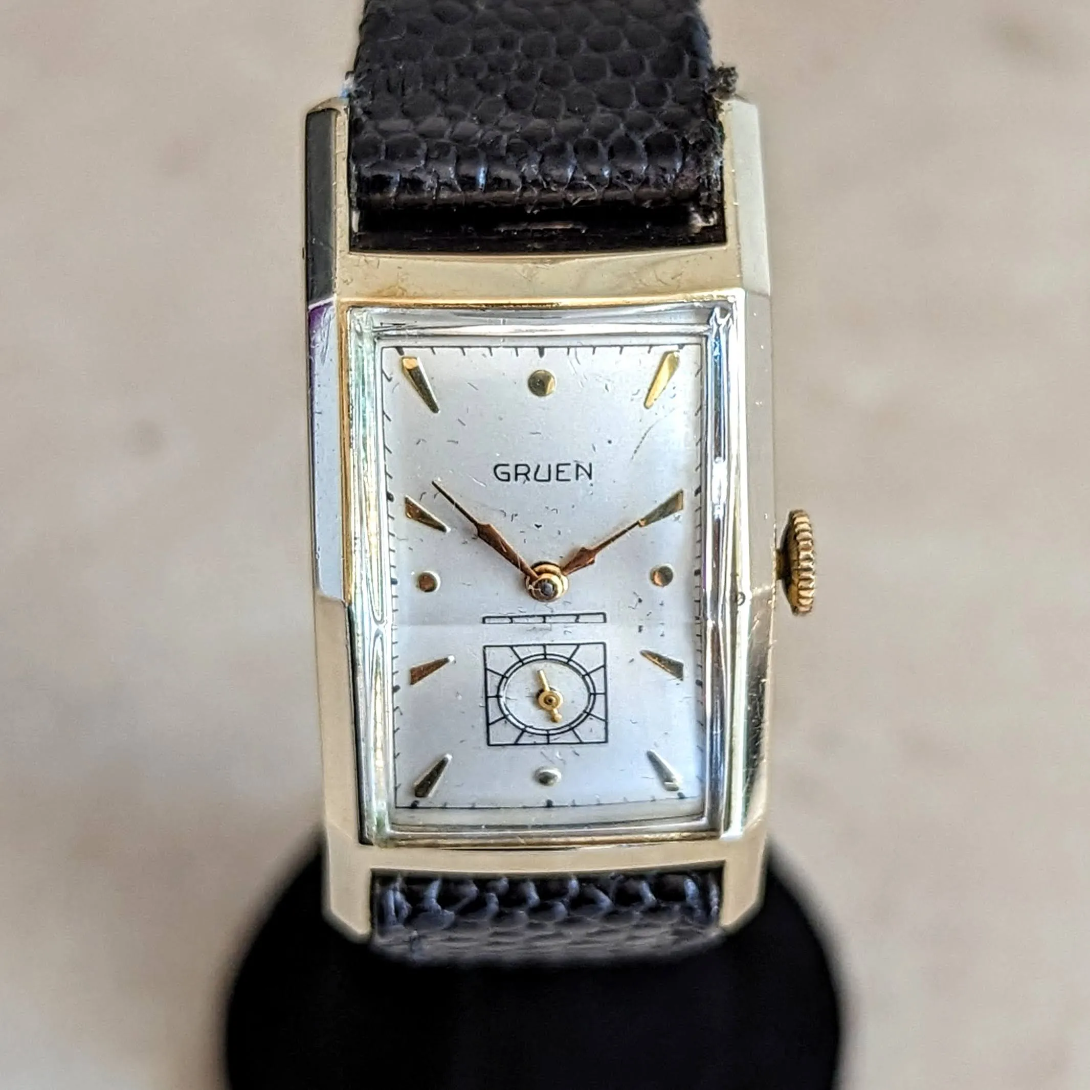 1948 GRUEN Curvex Precision Wristwatch “Curvametric” 17 Jewels Cal. 370 Swiss Watch