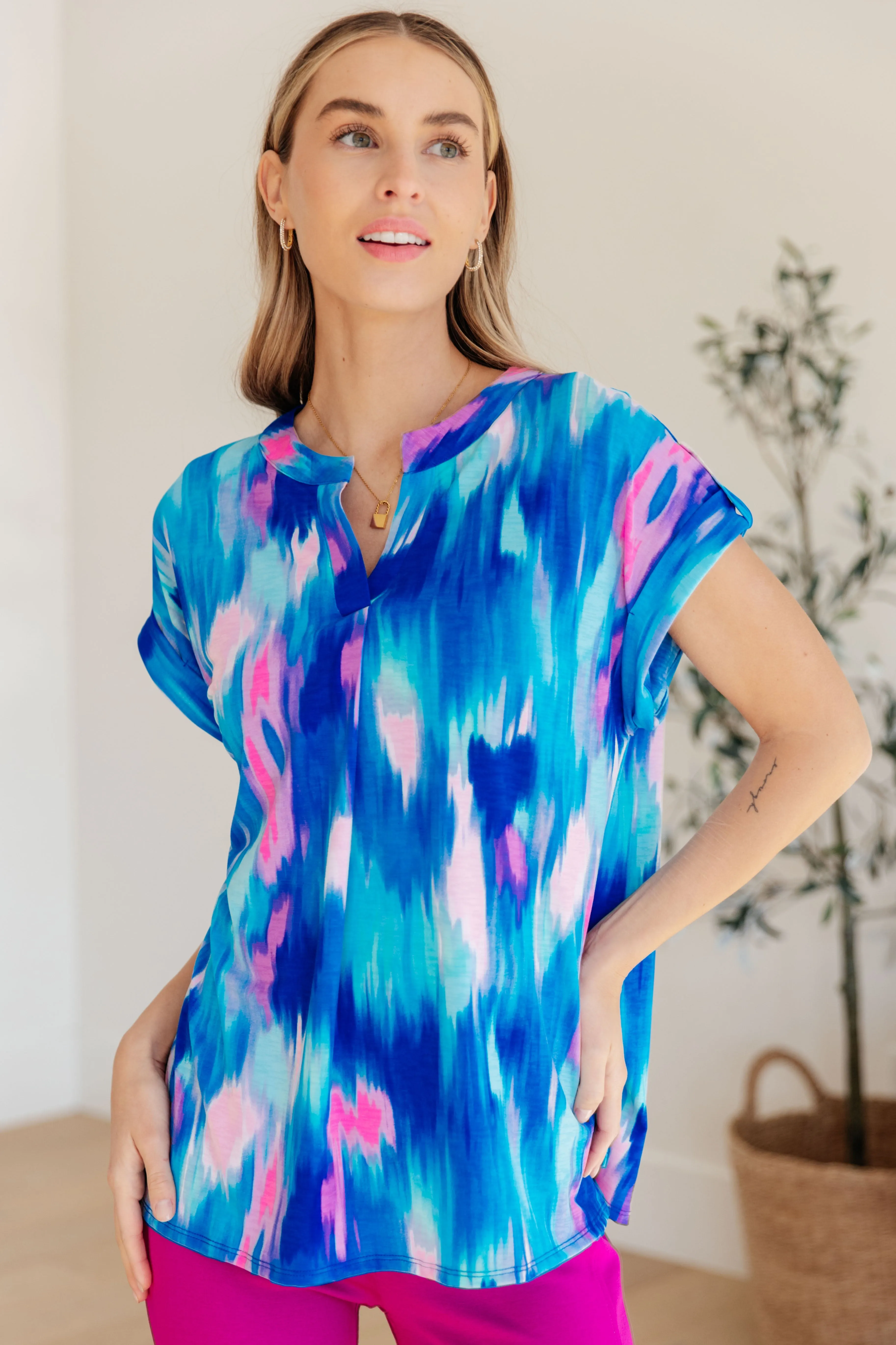 Dear Scarlett Lizzy Cap Sleeve Top in Royal Brush Strokes