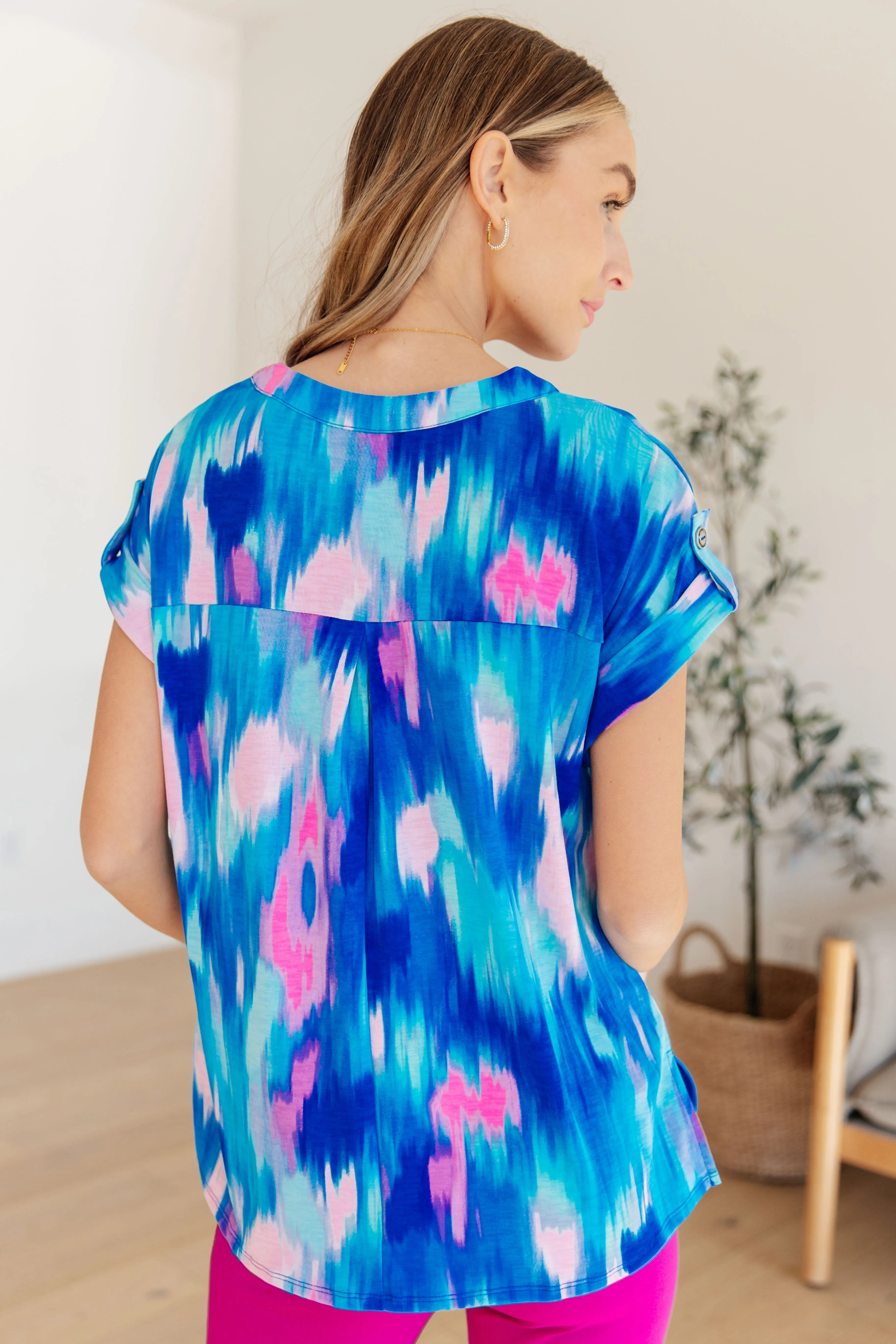 Dear Scarlett Lizzy Cap Sleeve Top in Royal Brush Strokes