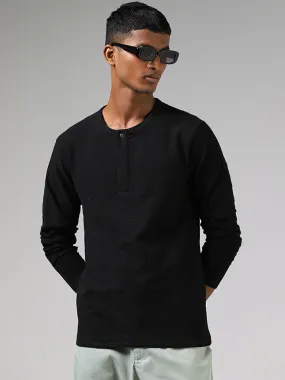 ETA Black Henley Neckline Slim-Fit T-Shirt ETA Black Henley Neckline Slim-Fit T-Shirt