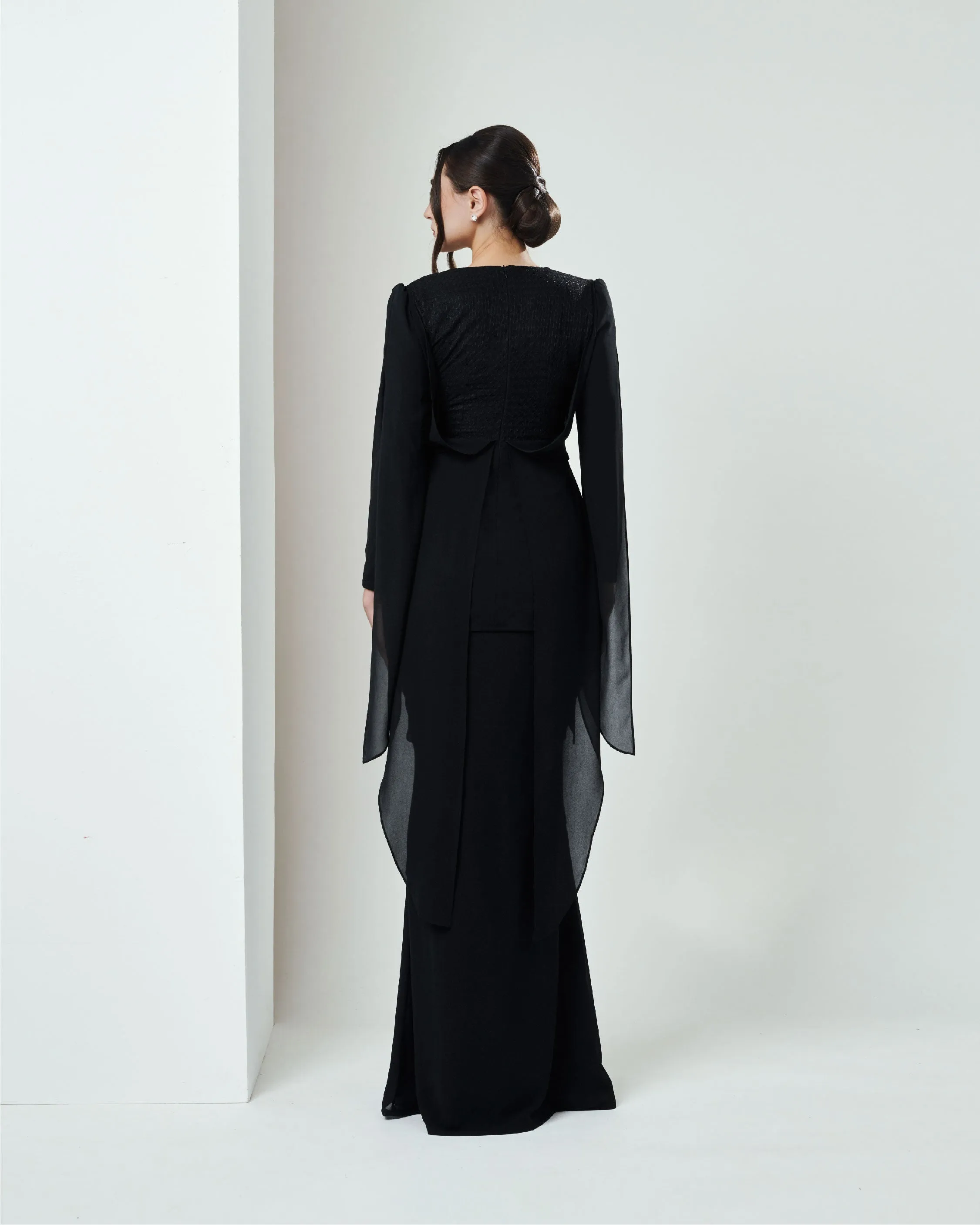 POOJA MAHARANEE - BLACK