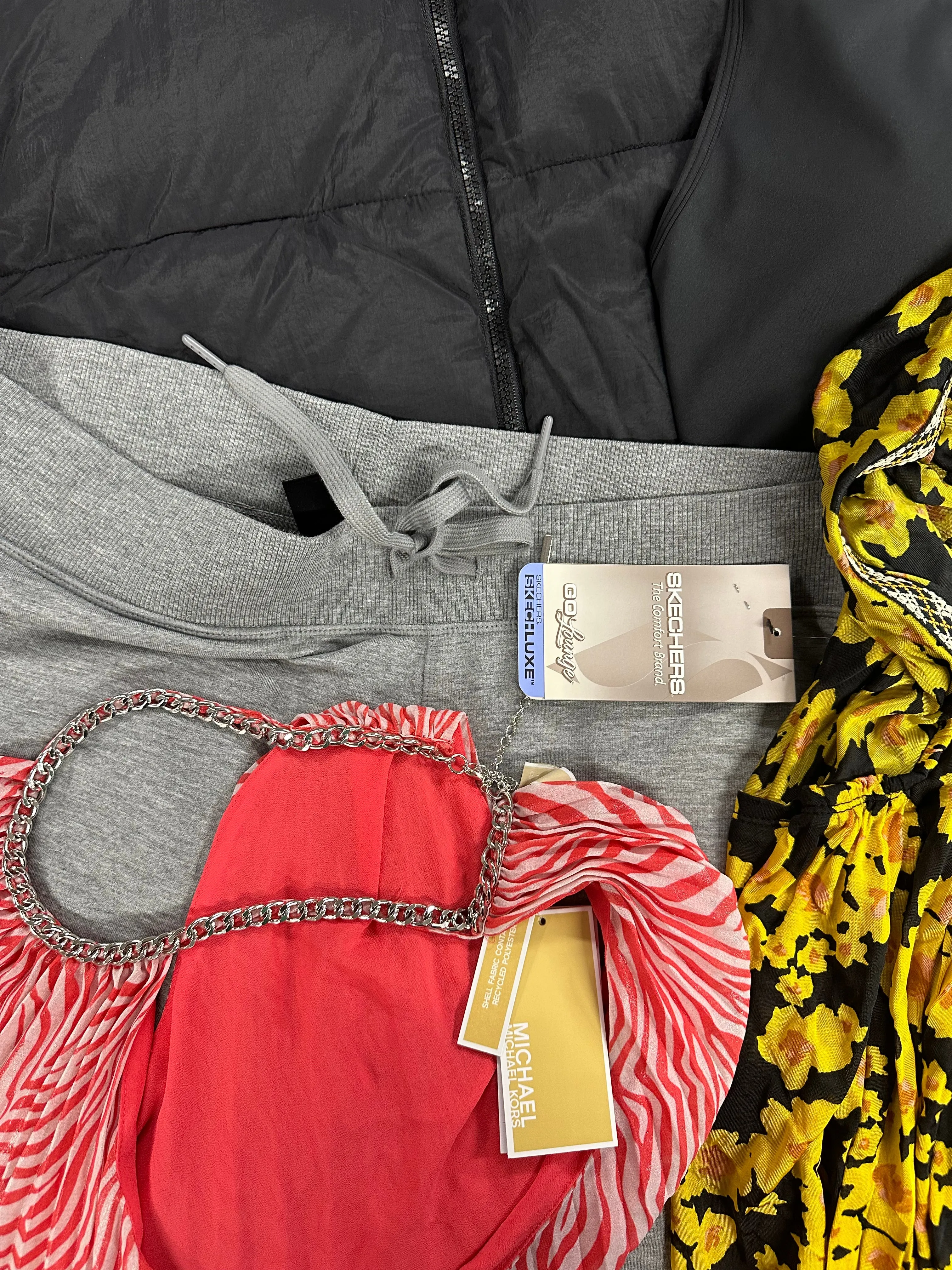 Women's Clothing Assorted Wholesale Lot, MICHAEL KORS, SPLENDID, SKECHERS, FREE PEOPLE, NOXS, HEAT HOLDERS and more, 11 items, Shelf Pulls, MSRP $688