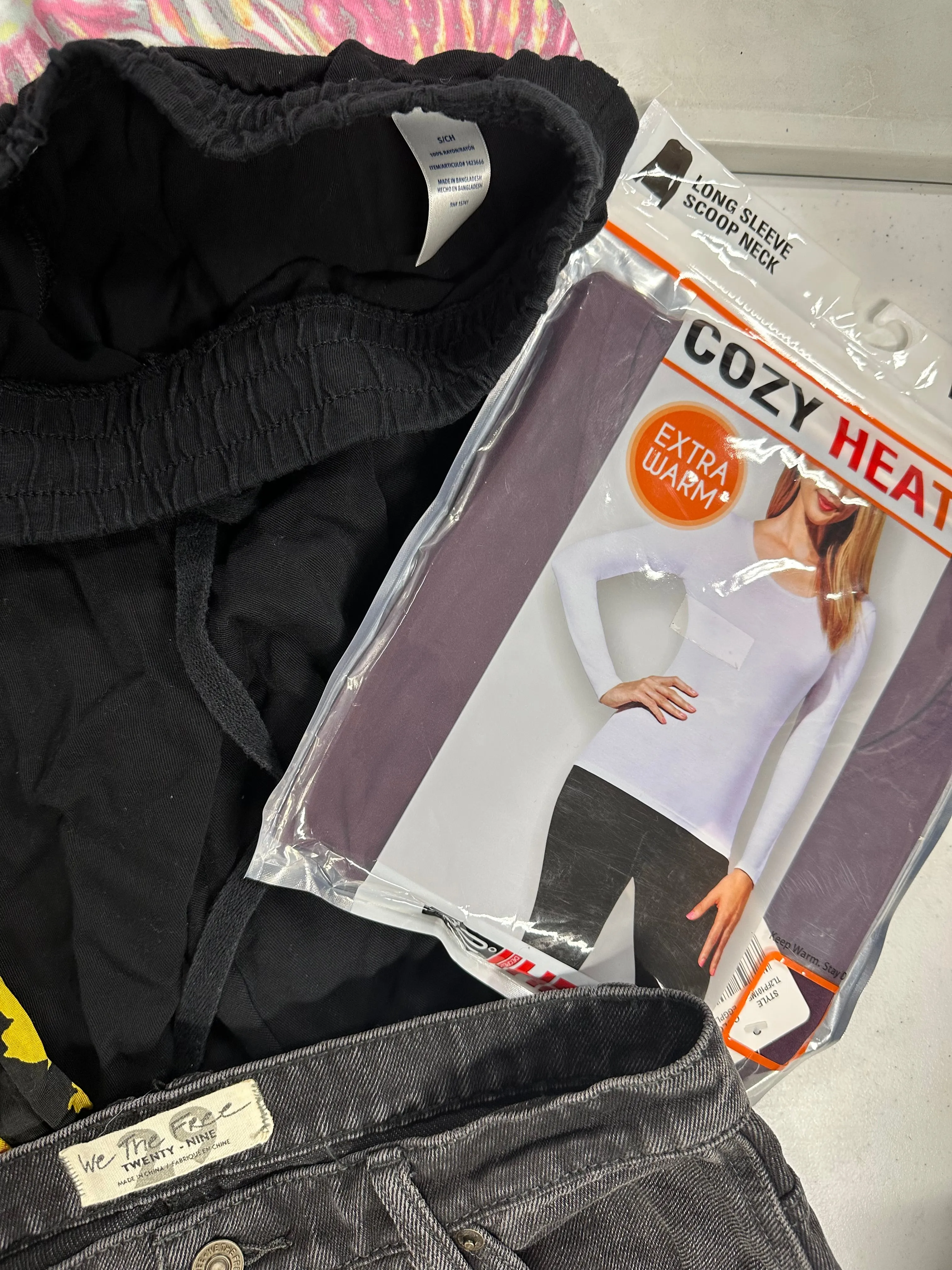 Women's Clothing Assorted Wholesale Lot, MICHAEL KORS, SPLENDID, SKECHERS, FREE PEOPLE, NOXS, HEAT HOLDERS and more, 11 items, Shelf Pulls, MSRP $688