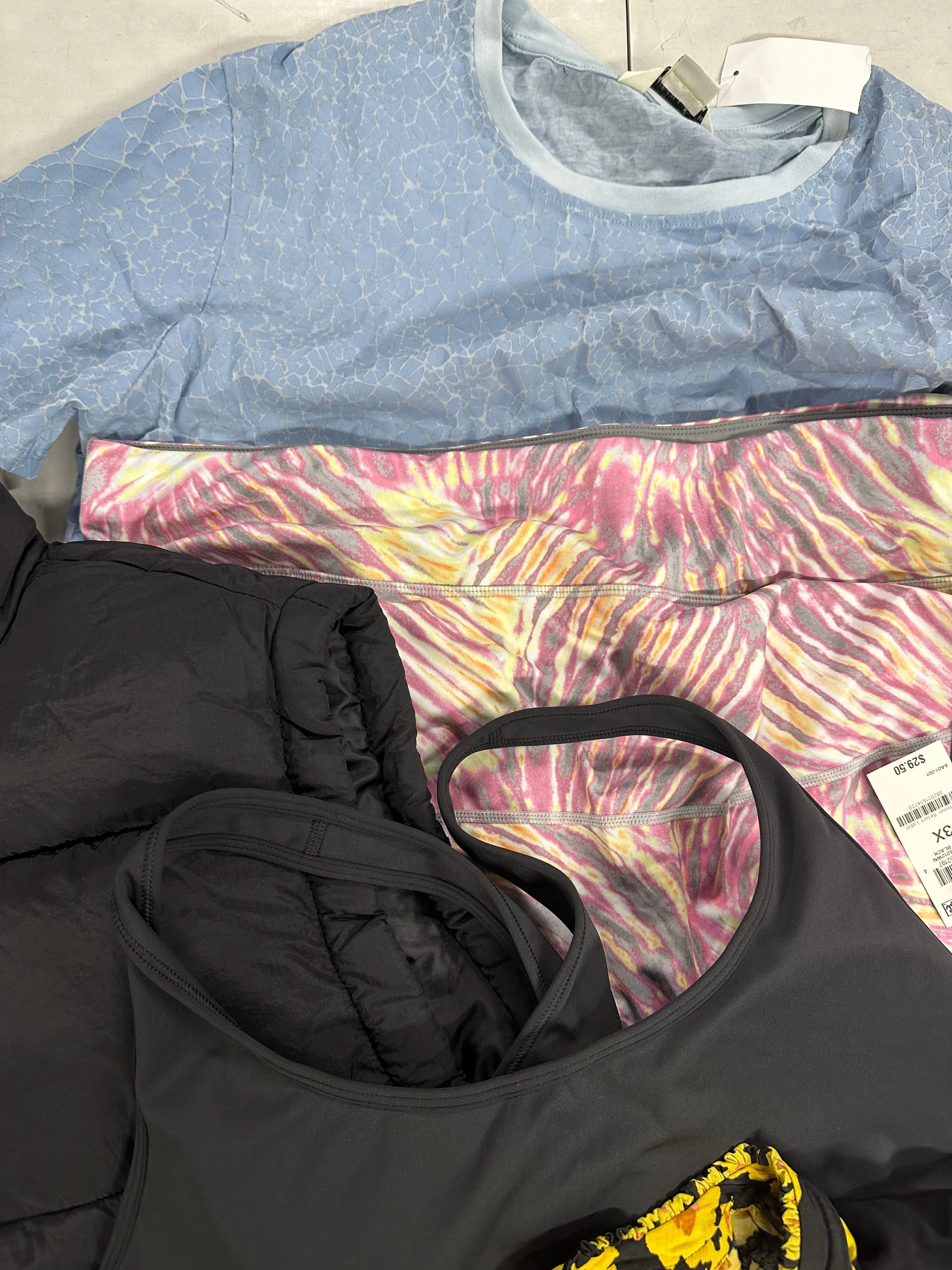 Women's Clothing Assorted Wholesale Lot, MICHAEL KORS, SPLENDID, SKECHERS, FREE PEOPLE, NOXS, HEAT HOLDERS and more, 11 items, Shelf Pulls, MSRP $688