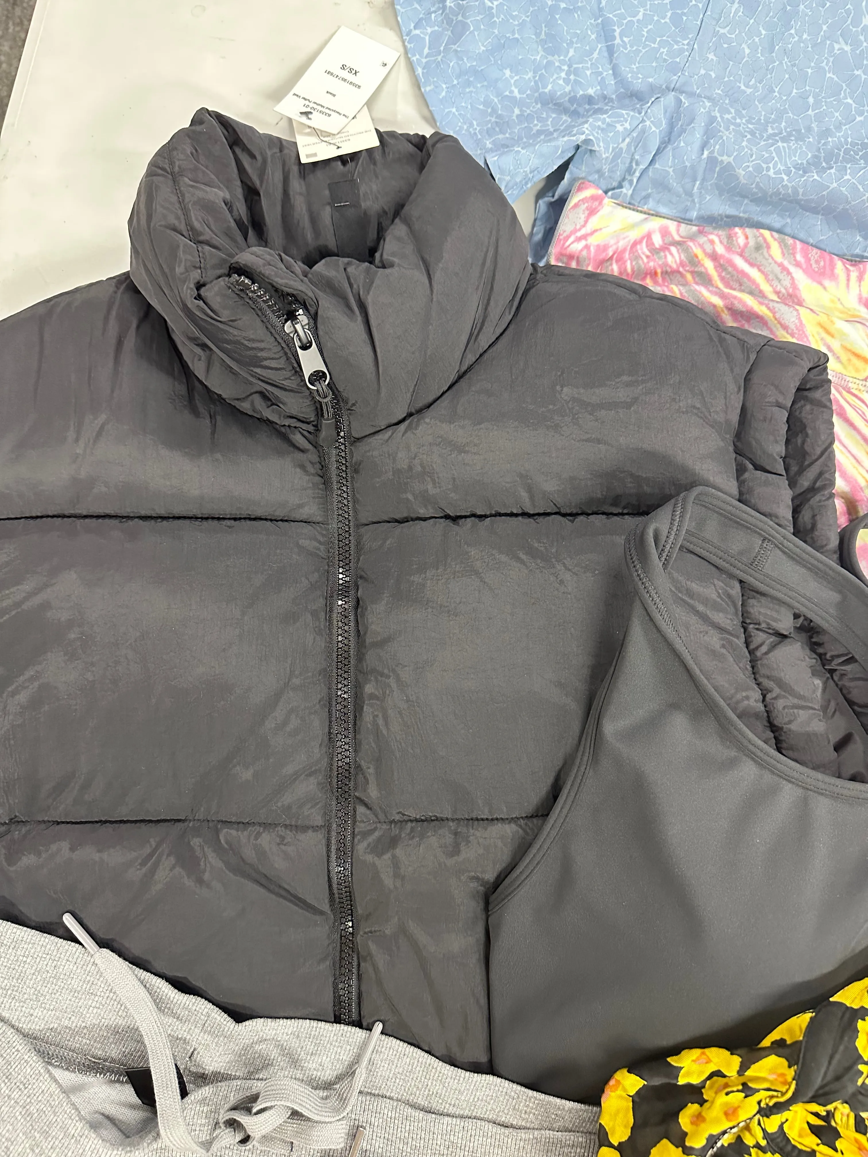 Women's Clothing Assorted Wholesale Lot, MICHAEL KORS, SPLENDID, SKECHERS, FREE PEOPLE, NOXS, HEAT HOLDERS and more, 11 items, Shelf Pulls, MSRP $688