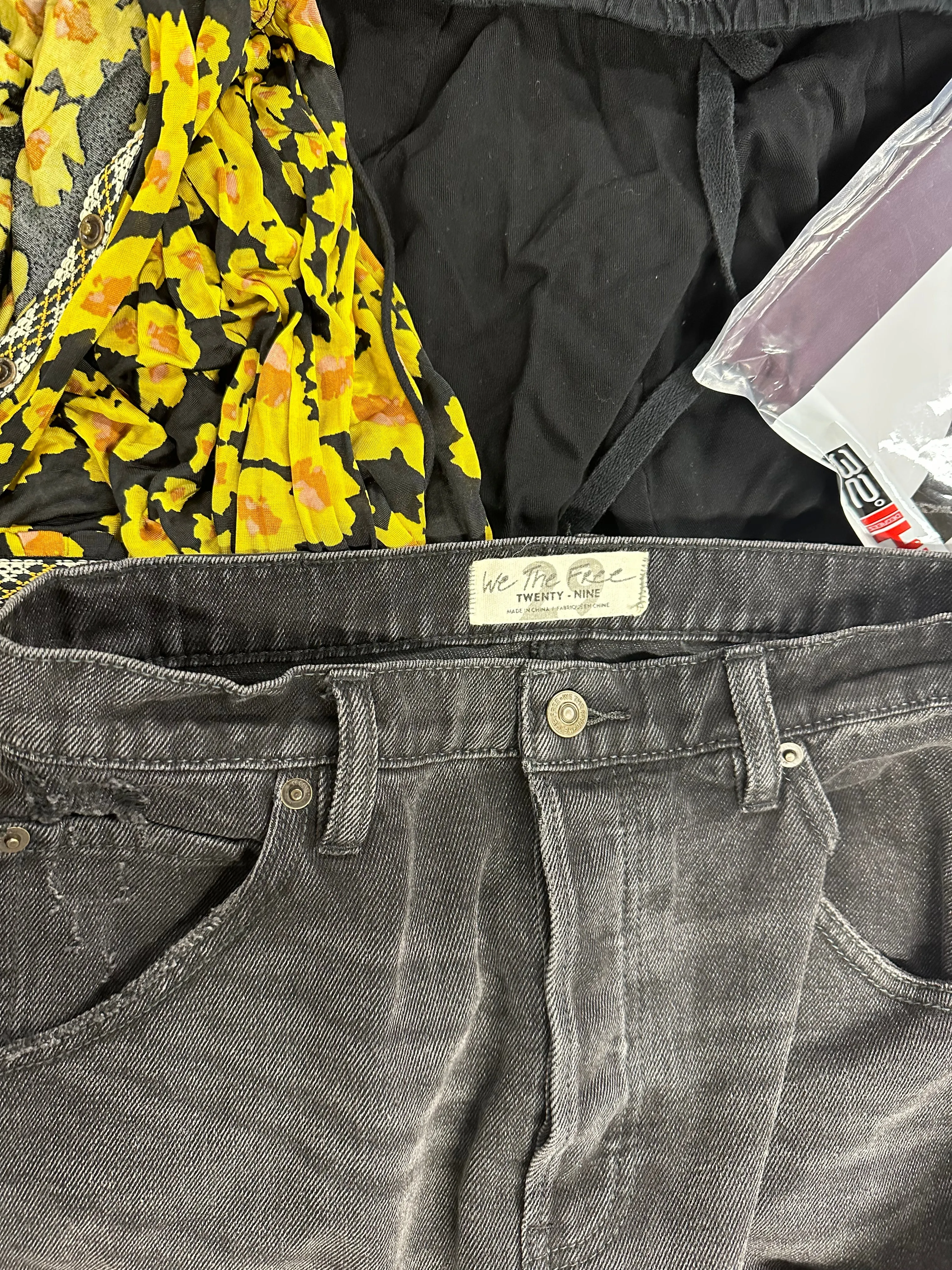 Women's Clothing Assorted Wholesale Lot, MICHAEL KORS, SPLENDID, SKECHERS, FREE PEOPLE, NOXS, HEAT HOLDERS and more, 11 items, Shelf Pulls, MSRP $688